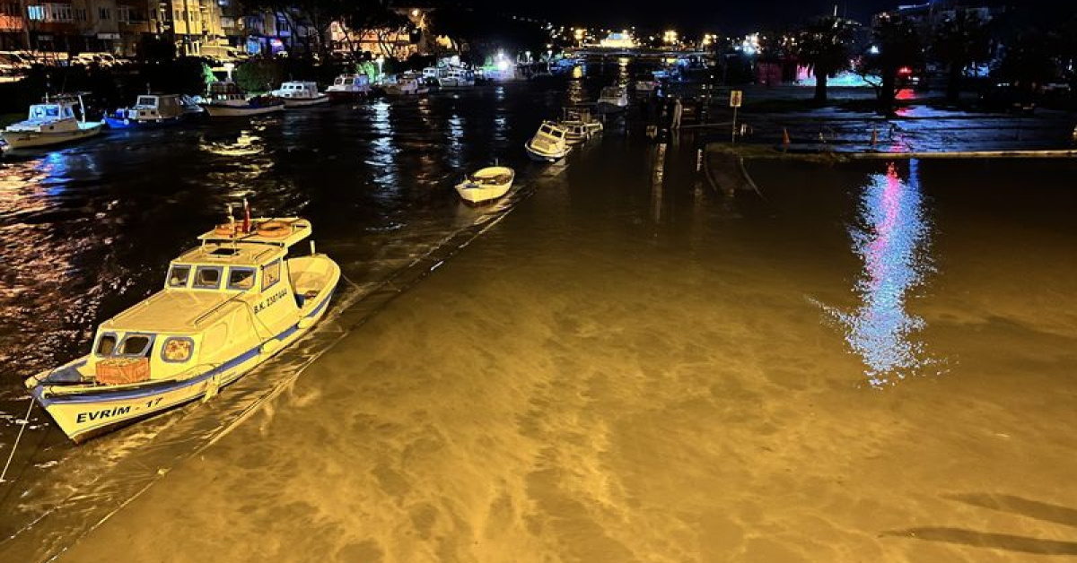 Çanakkale’de Kepez Çayı taştı, Sarıçay yükseldi!