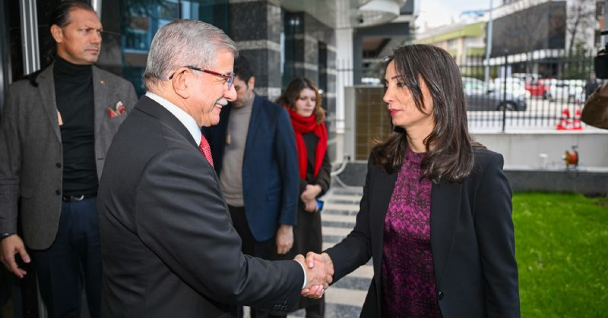 DEM Parti’den Davutoğlu’na ziyaret