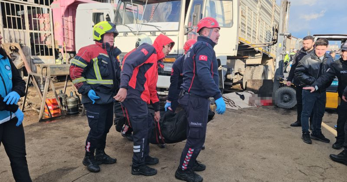 Damper düştü, 2 kişi yaşamını yitirdi