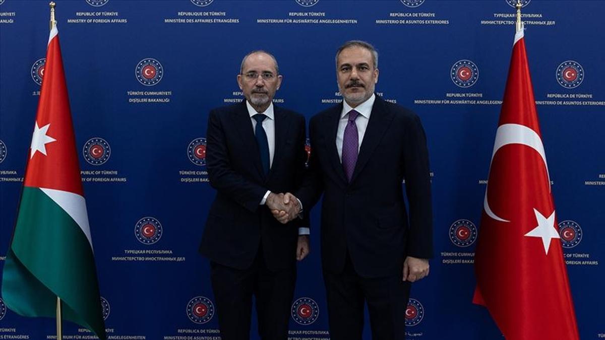 Dışişleri Bakanı Hakan Fidan, Ürdünlü mevkidaşı ile telefonda görüştü