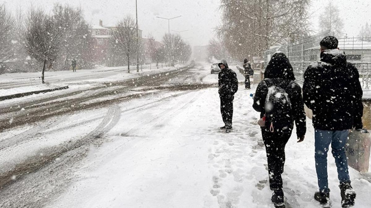 Eğitime kar engeli! Ardahan’da okullar tatil edildi