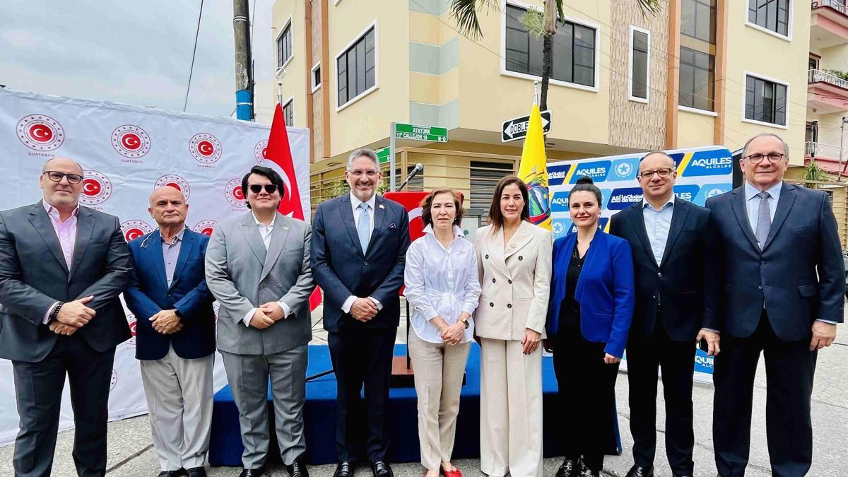 Ekvador’un Guayaquil kentinde Atatürk Sokağı’nın açılışı yapıldı