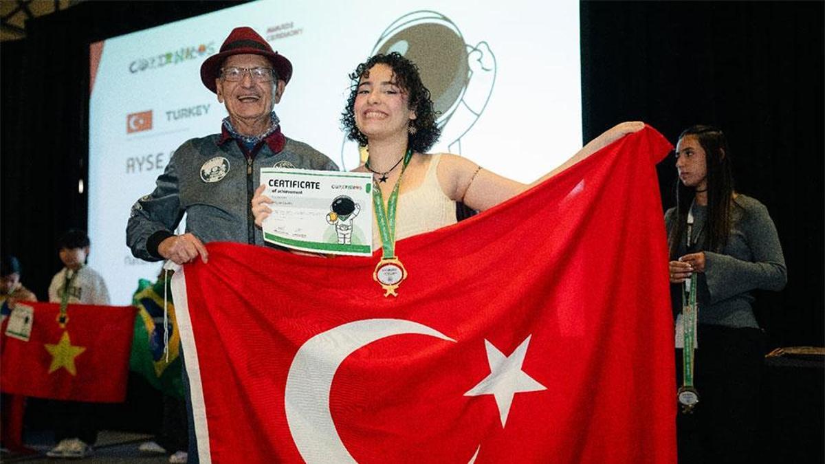 Hataylı lise öğrencisi Ayşe Naz, ABD’de göğsümüzü kabarttı! Bilim olimpiyatında dünya birincisi oldu