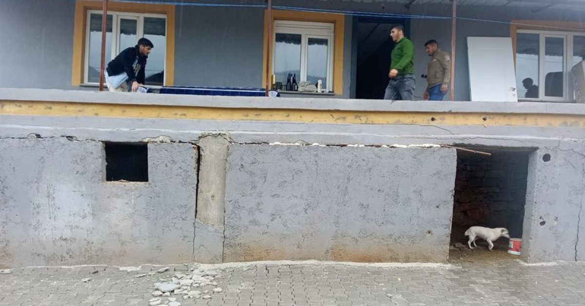 Heyelan riskinde 10 eve tahliye!