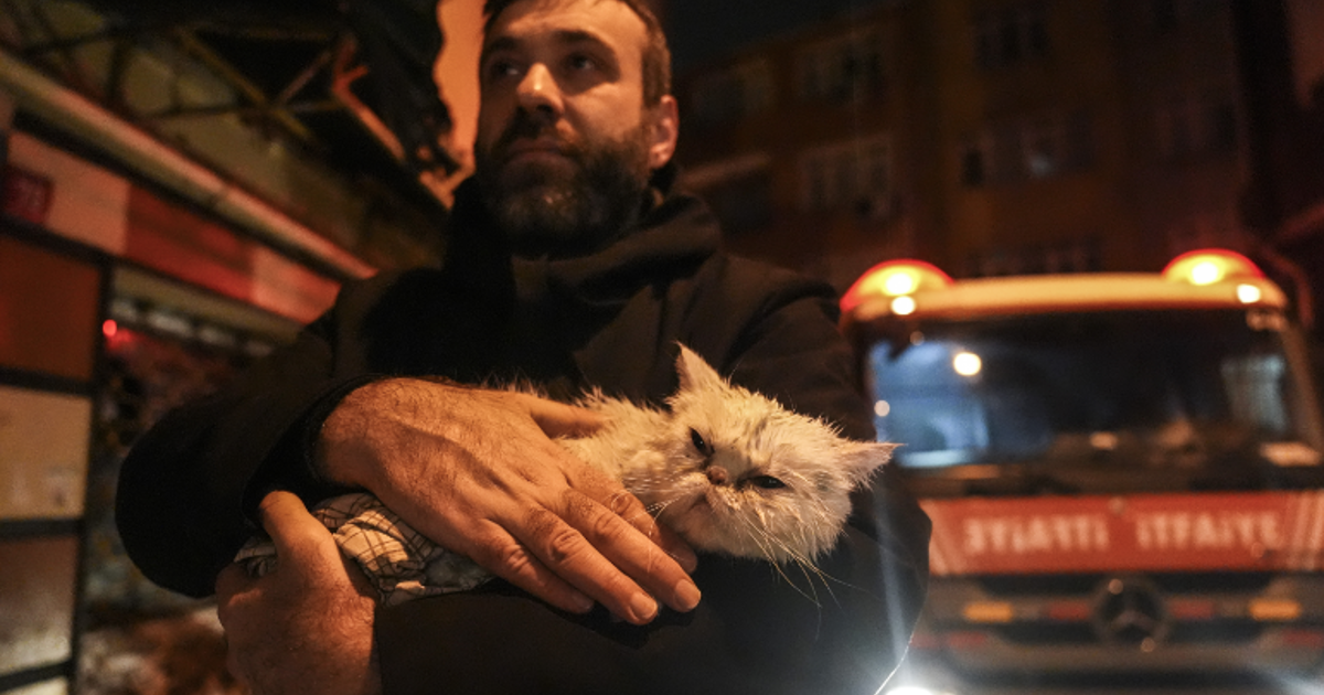 İstanbul’da gece yarısı yangın paniği