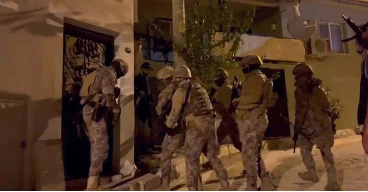 İzmir’de FETÖ operasyonu: 12 gözaltı