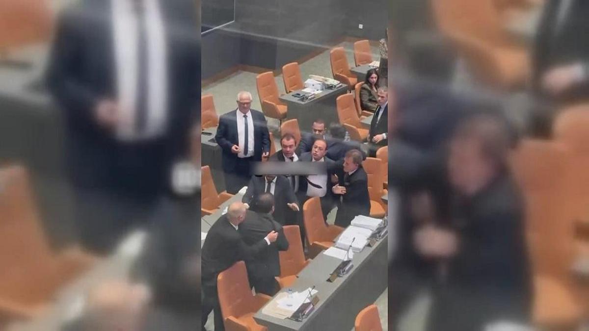 KKTC Meclisi’nde yumruklu kavga: Erken seçim tartışması fiziksel şiddete dönüştü