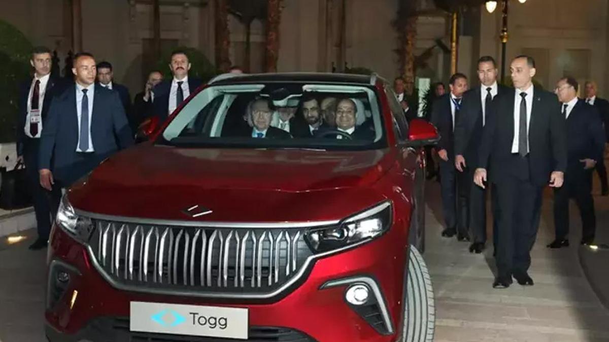 Kahire’de Togg rüzgarı! Cumhurbaşkanı Erdoğan, Sisi’ye hediye etti