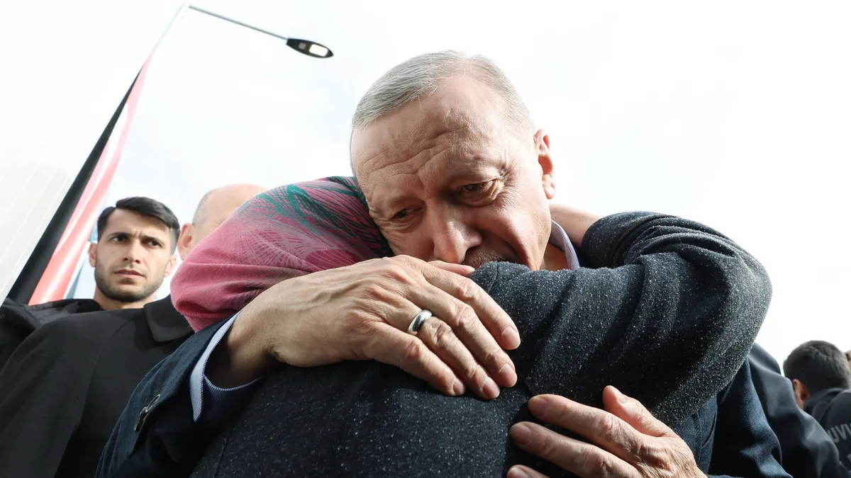 Küllerinden doğdu yine Türkiye’min gücüne bak! Başkan Erdoğan ve Bahçeli’den Osmaniye ziyareti