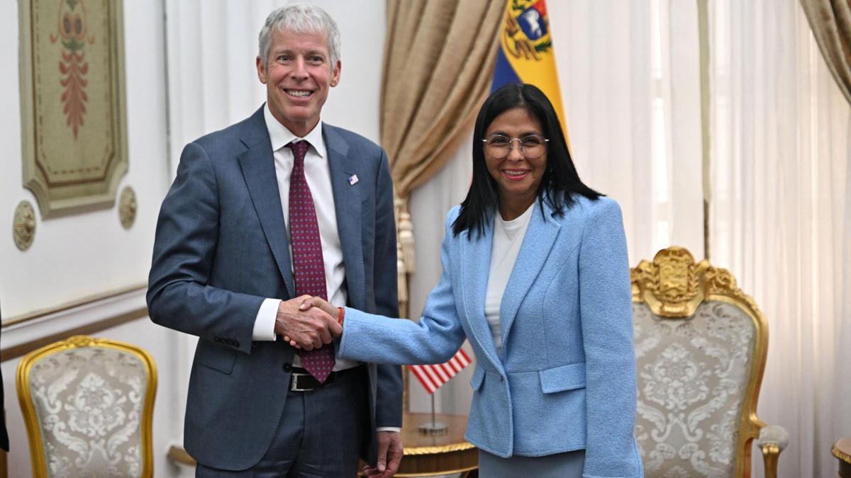 Maduro hiç kaçırılmamış gibi! ABD-Venezuela enerji iş birliği