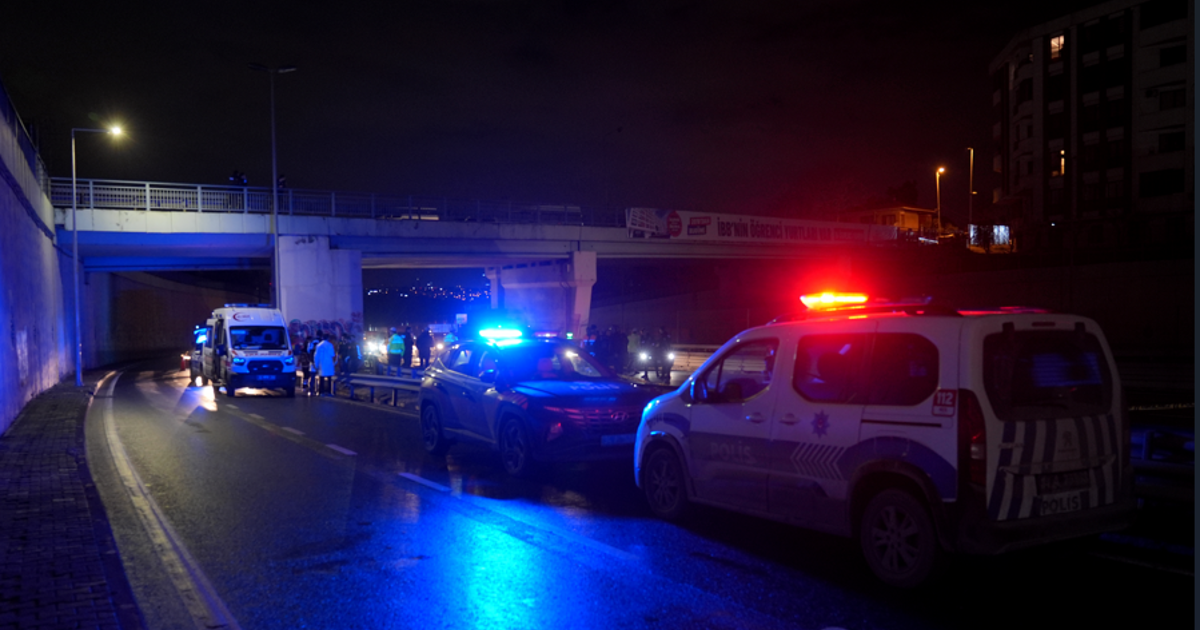 Motosiklet temizlik aracına çarptı. 2 kişi öldü