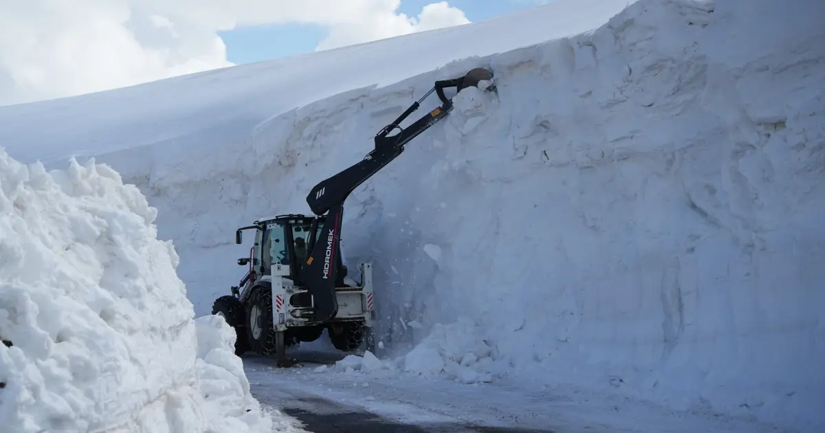 Muş’ta kar kalınlığı 6 metreyi aştı