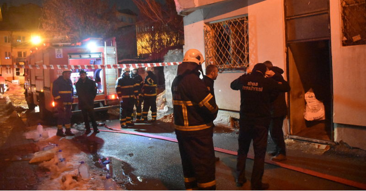 Müstakil evde yangın çıktı; 26 kedi öldü!