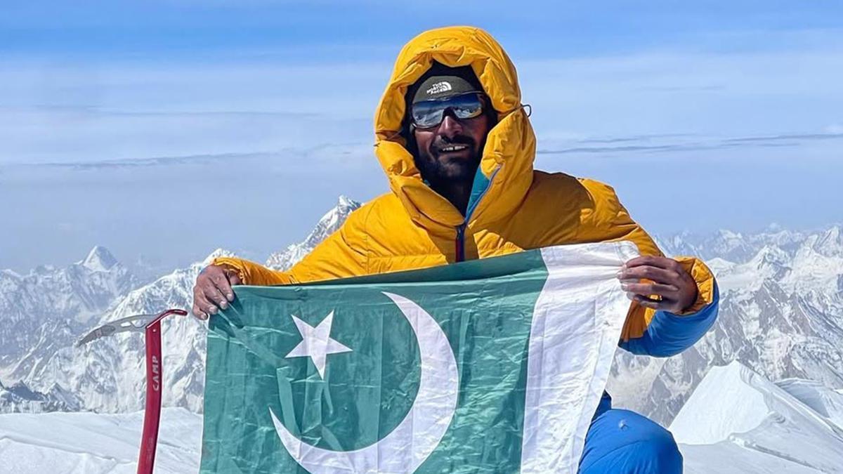 Pakistanlı dağcı, tırmanış sırasında düşerek hayatını kaybetti