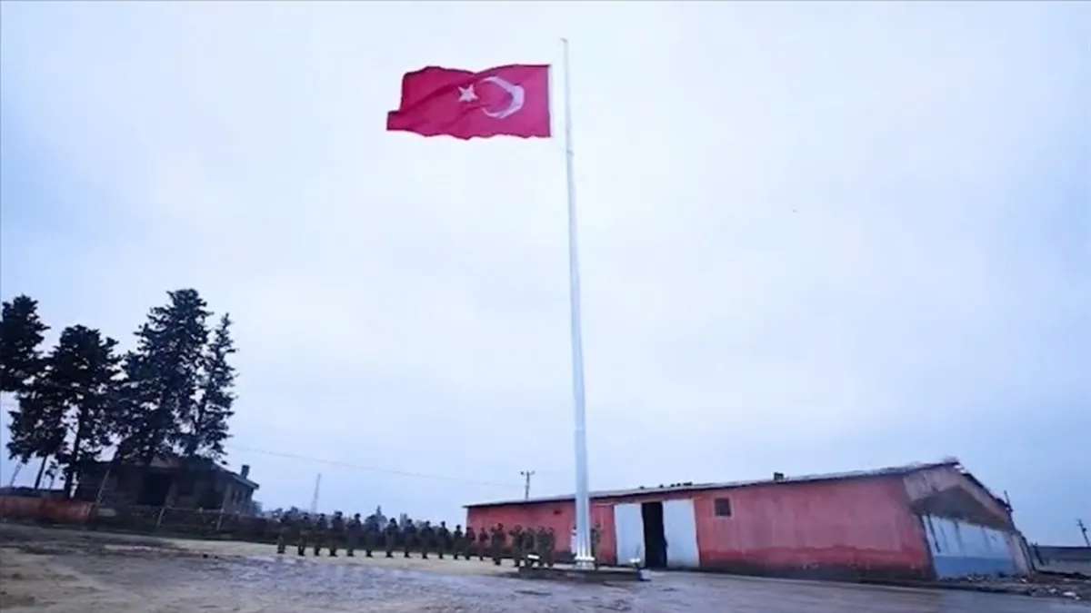 Saldırının olduğu noktaya dev Türk bayrağı! O alan artık karakolun