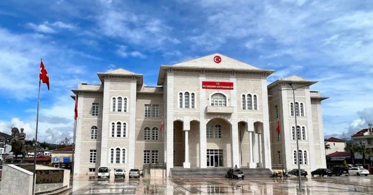 Seydikemer Kaymakamı’nın polisi ve şoförü gözaltında