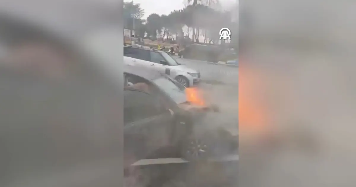 Seyir halindeyken yanan otomobil kullanılamaz hale geldi