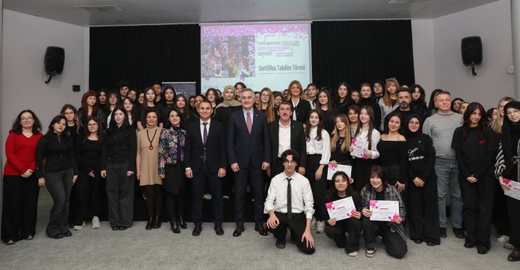 Şiddetsiz yaşama dijital sergiyle dikkat çektiler