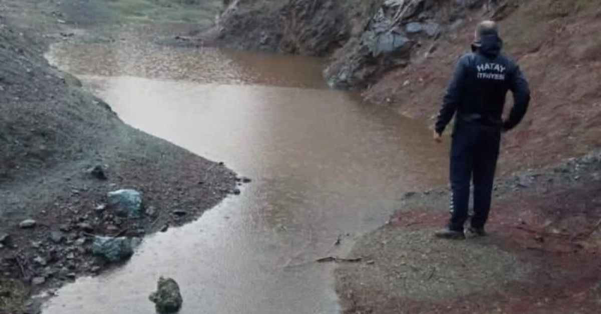 Su dolu çukura düşen çocuk öldü