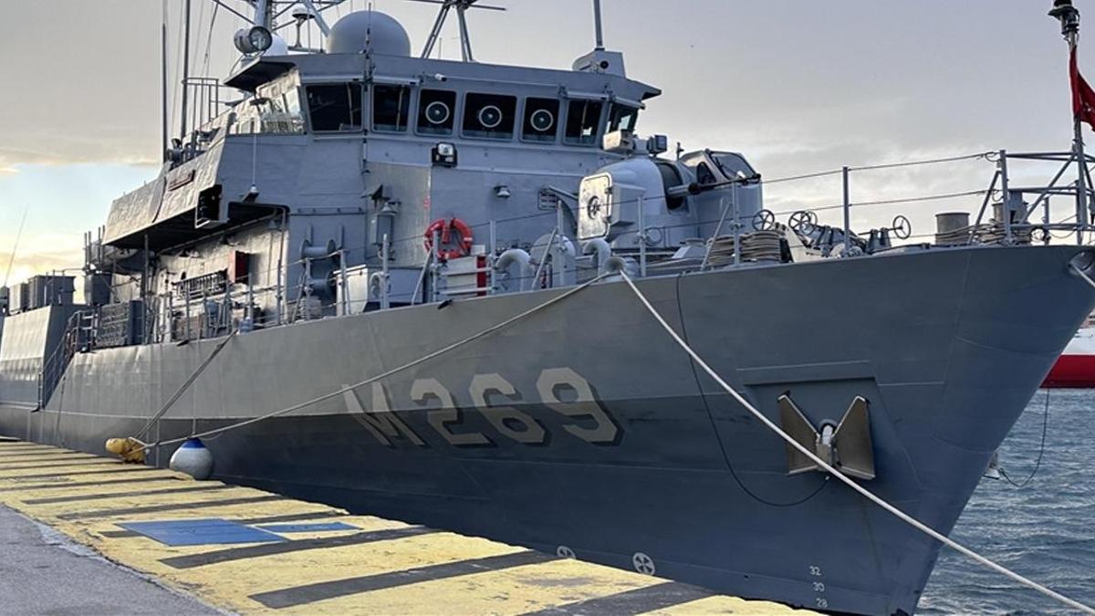 “TCG Anamur” mayın avlama gemisi NATO görevi için Yunanistan’da