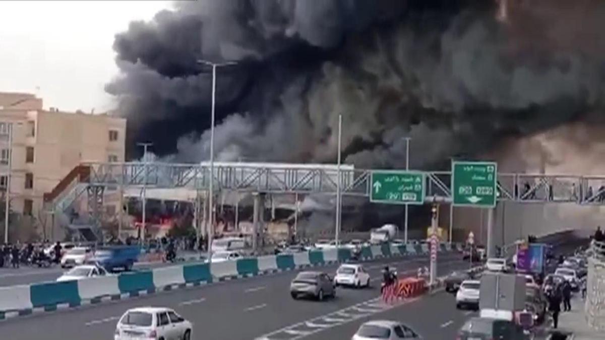 Tahran’da pazar alanı alevlere teslim oldu