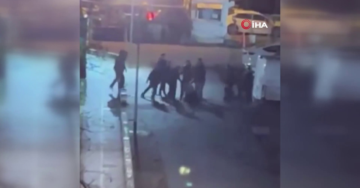 Tartışma kavgaya dönüştü: O anlar kamerada
