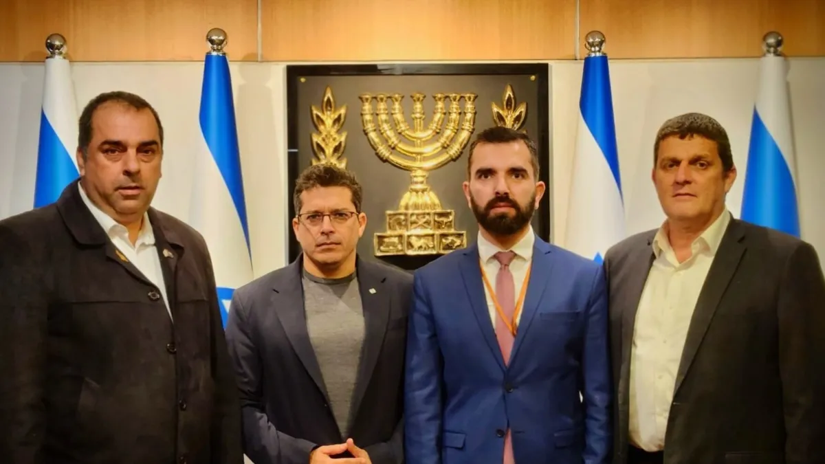 Teröristler tek karede! İsrail YPG’li temsilciyi mecliste ağırladı