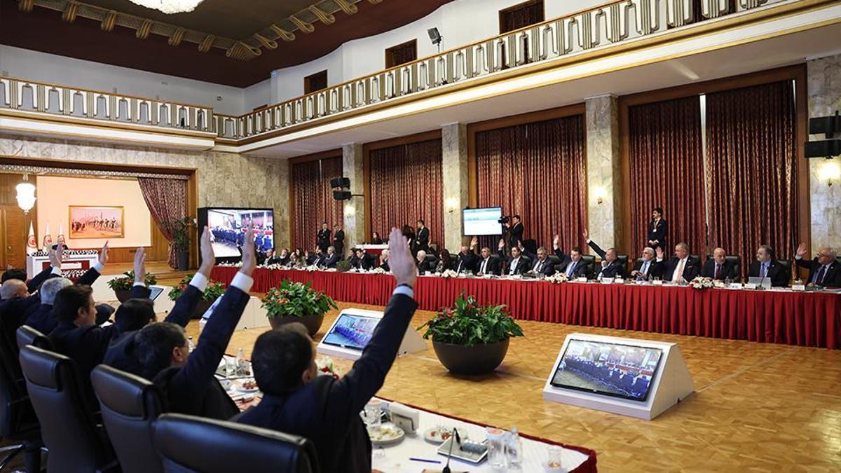 Terörsüz Türkiye raporu Meclis’ten geçti: Türk-Kürt kardeş ve kaderdaştır