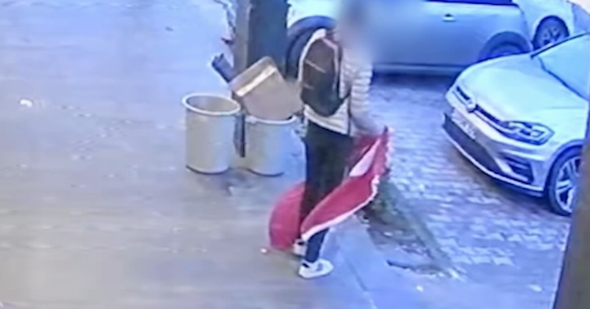 Türk bayrağını söküp yerde sürükleyen şüpheli gözaltına alındı