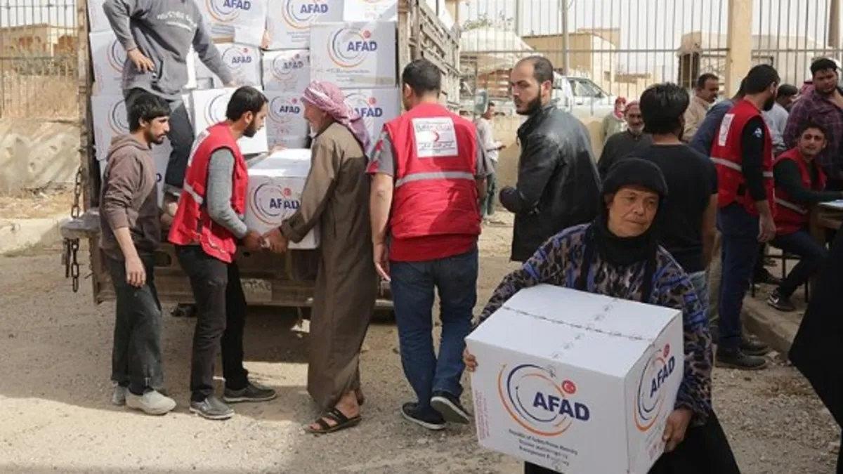 Türkiye’den Suriye’ye yardım: Aynularab’taki siviller için tırlar yola çıktı