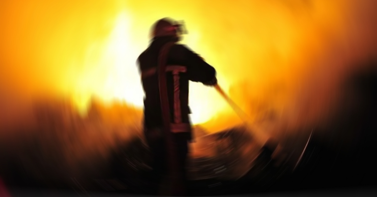 Yangın değil cinayet! Genç kadını katledip bileziklerini çaldılar!