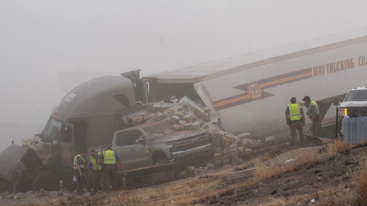 r ABD’den… Görüş mesafesi sıfıra indi, 30 araç birbirine girdi! Otoyolda can pazarı: 4 ölü