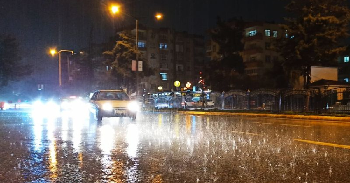 Şanlıurfa’da eğitime “sağanak” molası