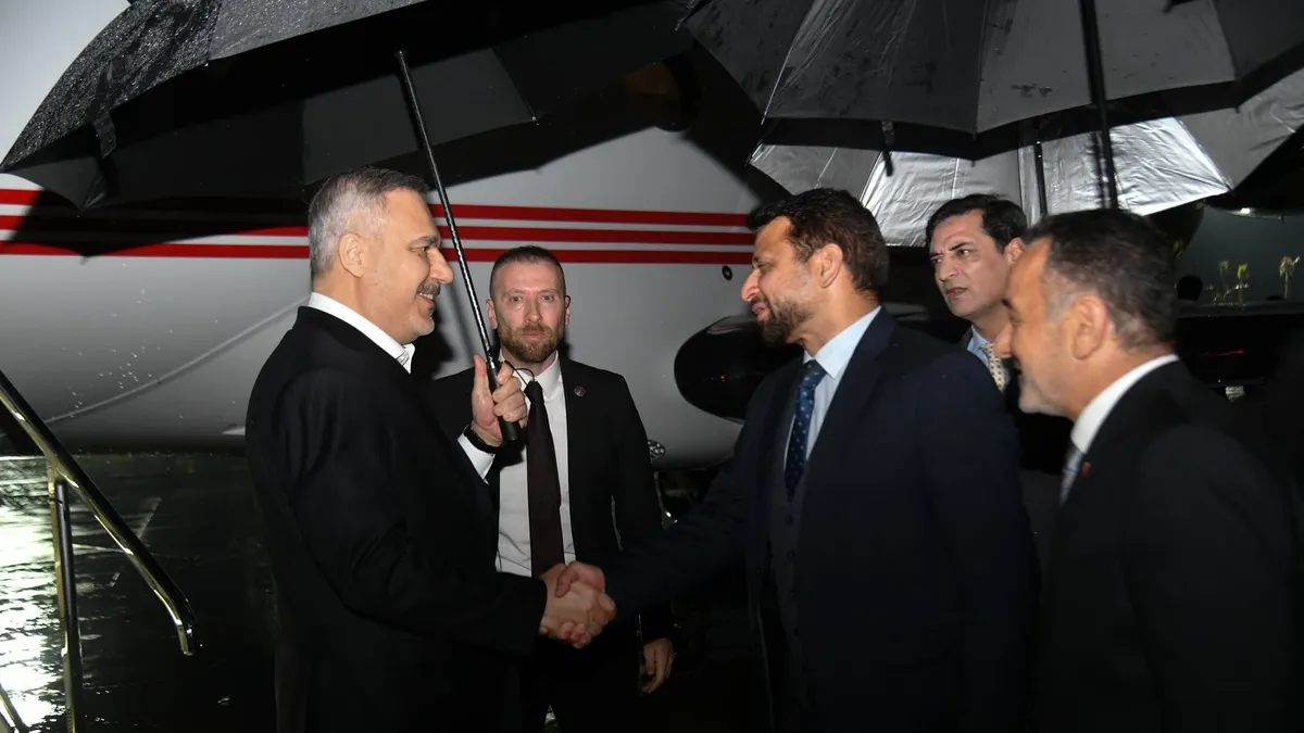 Pakistan İslamabad’da kritik zirve! Türkiye barış için devrede