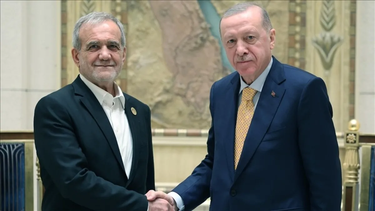 Ankara Tahran hattında kritik görüşme! Erdoğan’dan İran’a net mesaj: Kardeş ülkeleri hedef almak kimseye fayda sağlamaz
