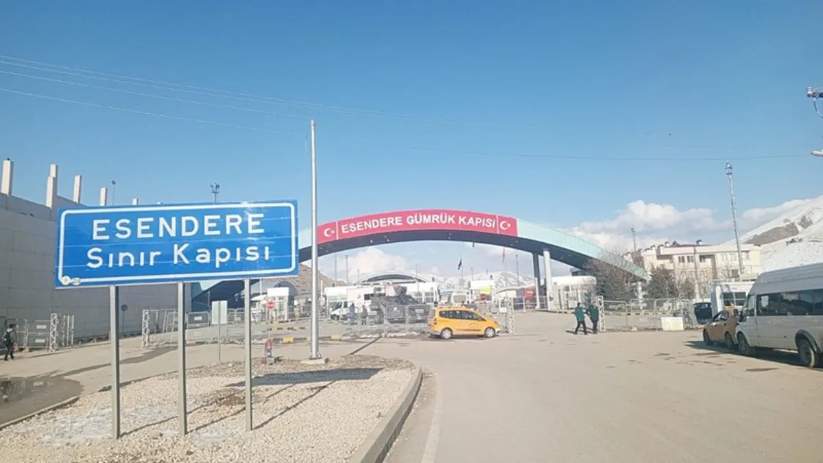 Bakan Bolat duyurdu! İran sınır kapılarında yolcu geçişleri durduruldu