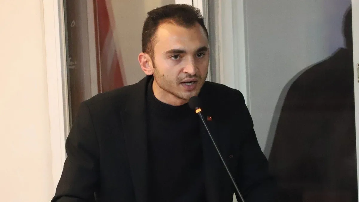 Başkan Erdoğan’a hakaret iddiasına CHP’li ilçe başkanı dahil 4 gözaltı!
