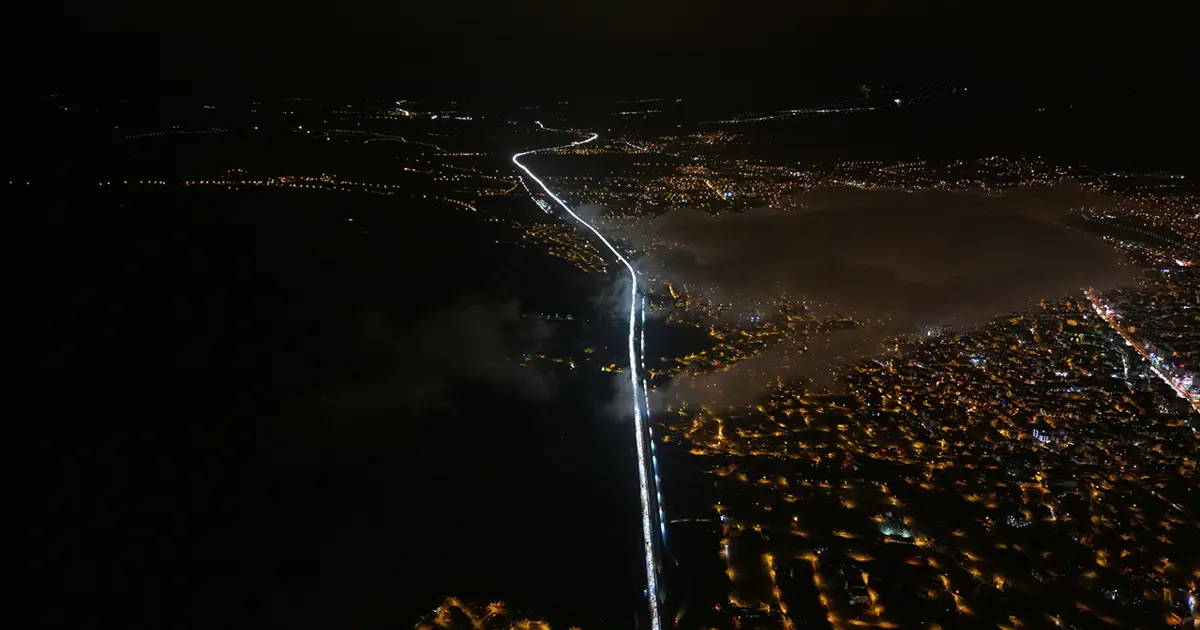Dönüş çilesi. Trafik yoğunluğu 40 kilometreyi aştı