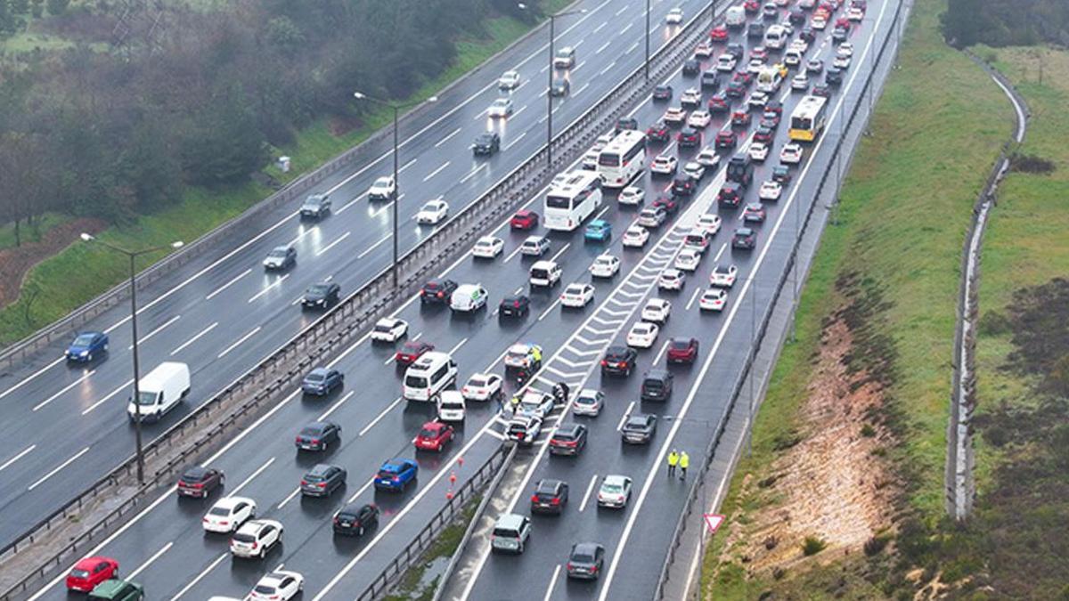 İstanbul’da “bayram dönüşü” trafiği!
