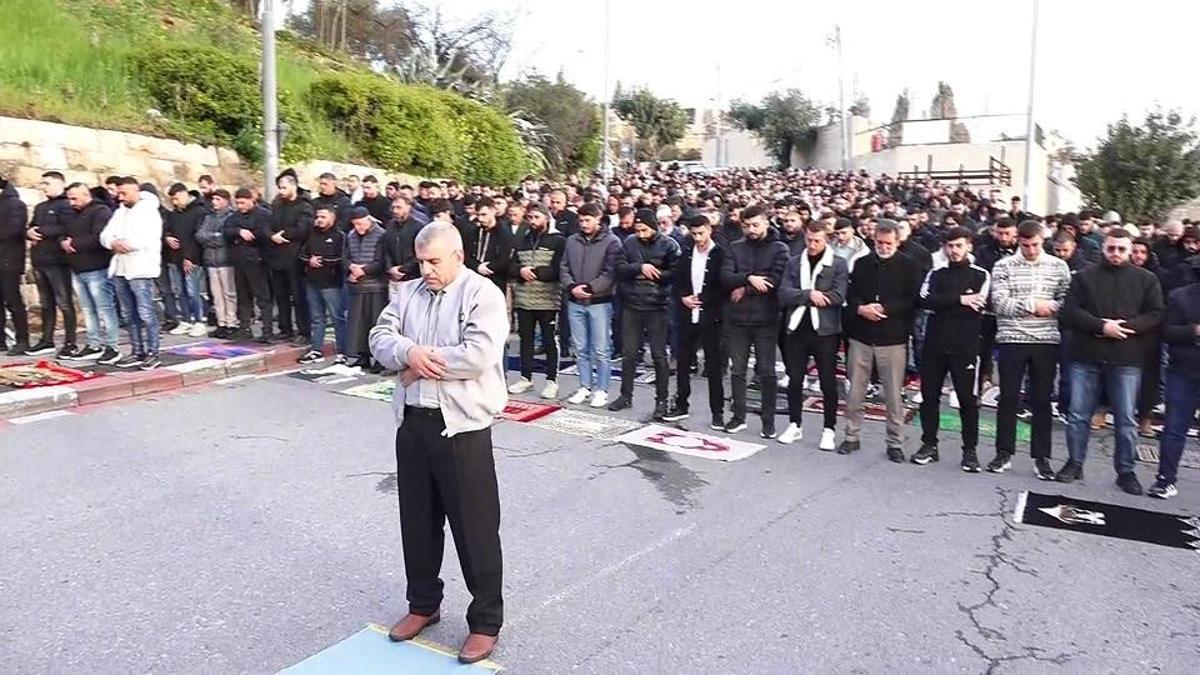 Mescid-i Aksa bayramda kapalı | İsrail polisi Filistinlilere müdahale ediyor!