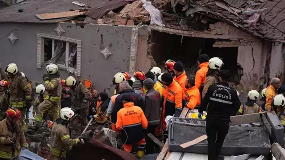 SON DAKİKA | Fatih’te 2 bina çökmüştü: Enkaz altından kurtarılan bir vatandaştan acı haber