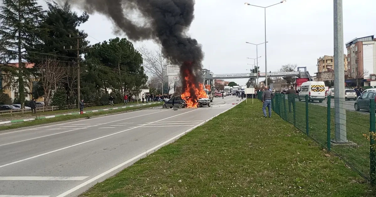 Samsun’da altı araç birbirine girdi, biri alev aldı. Yaralılar var