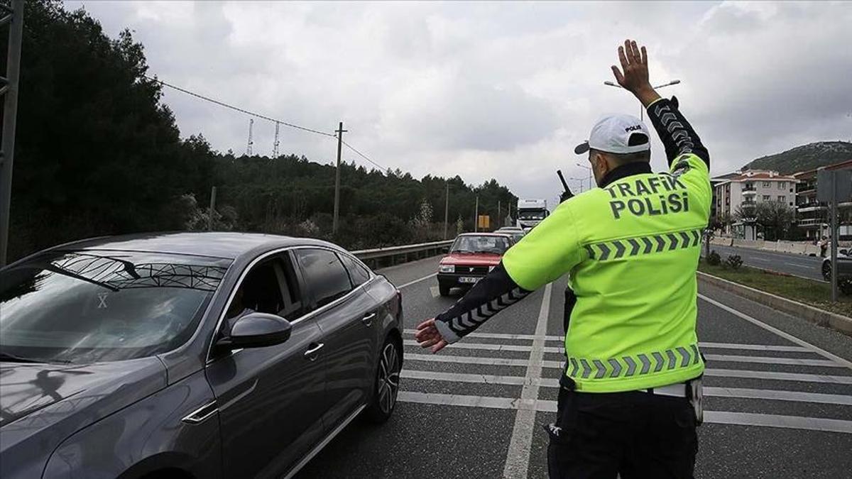 Sürücülere uyarı! Bayram trafiğinde bazı noktalara dikkat