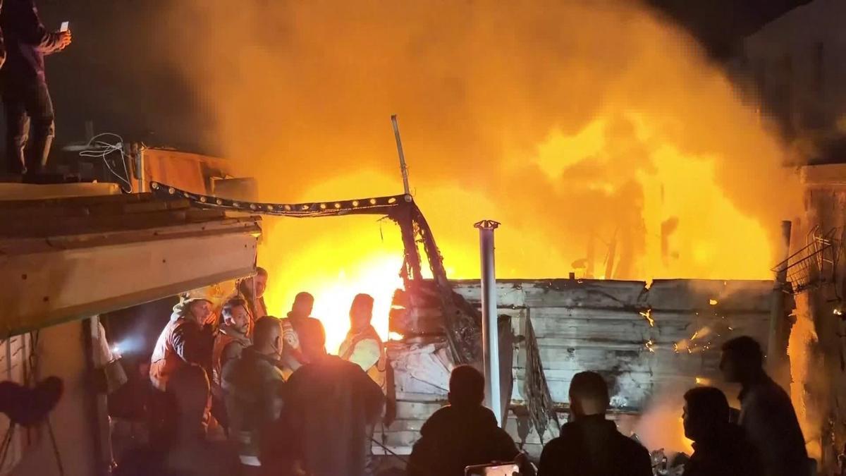 Uyarıdan 5 dakika sonra… İsrail Gazze’de çadır kampını vurdu