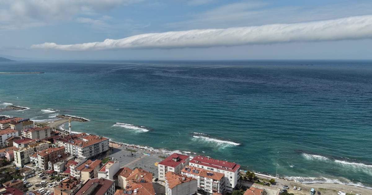Nadir görünen doğa olayı Samsun’da oluştu. Rulo bulut dikkat çekti