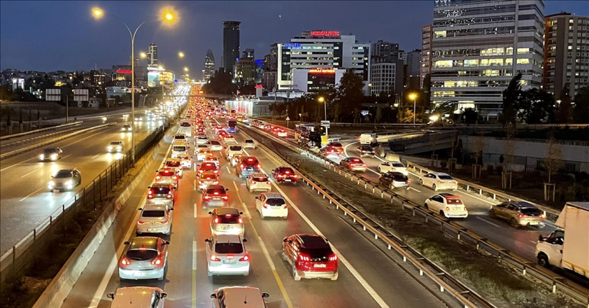 İstanbul’da trafik yoğunluğu yüzde 87’ye ulaştı