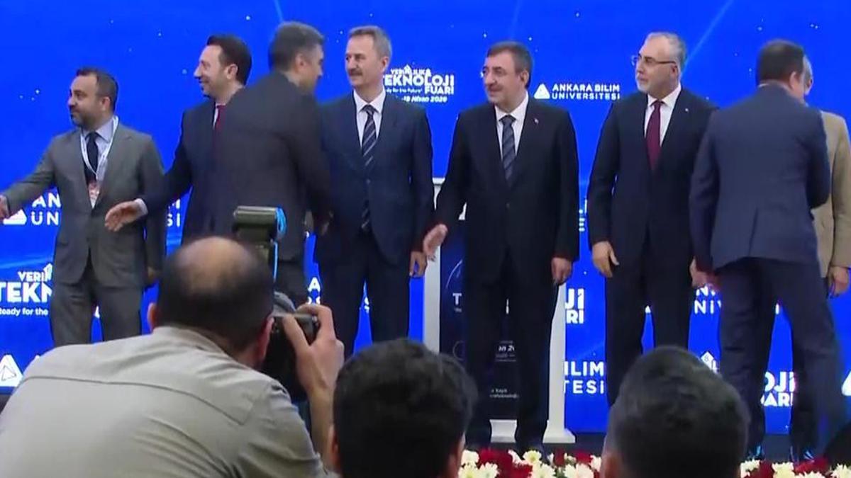 Cevdet Yılmaz ve Bakan Işıkhan 8. Verimlilik ve Teknoloji Fuarı’nda konuştu