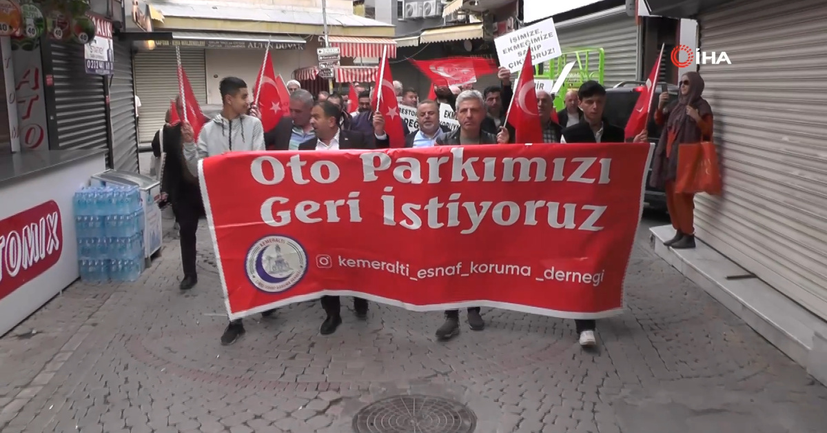 Kemeraltı esnafı kepenk kapattı