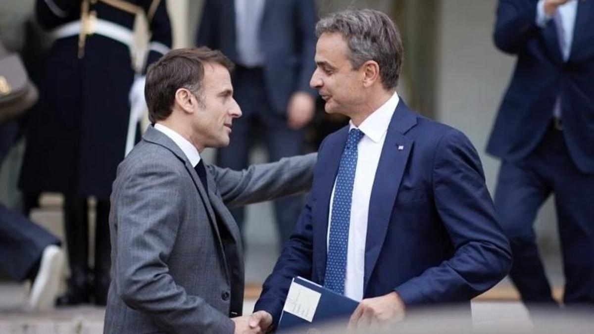 Macron’dan tepki çeken açıklama: “Yunanistan’ın egemenliği risk altındaysa buradayız”