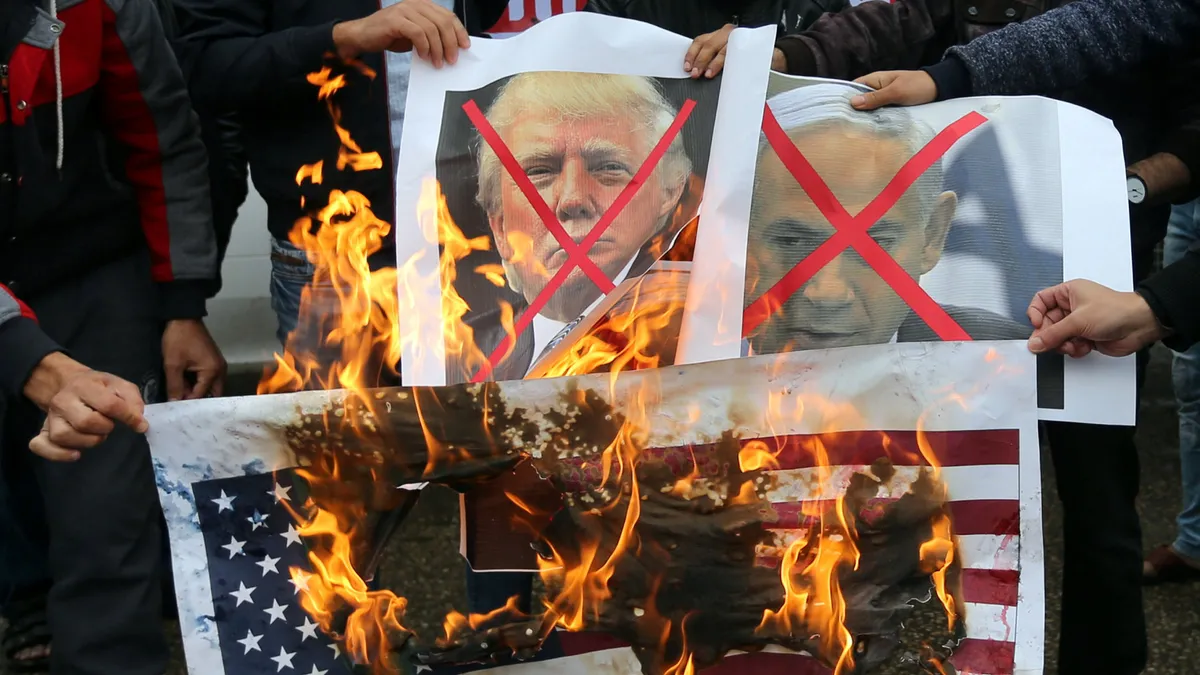 Siyonist rejimin maskesi düştü! ABD desteği olmasa katil İsrail bir “kağıttan kaplan”